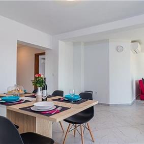 6 bedroom villa with pool near Pula, sleeps 12